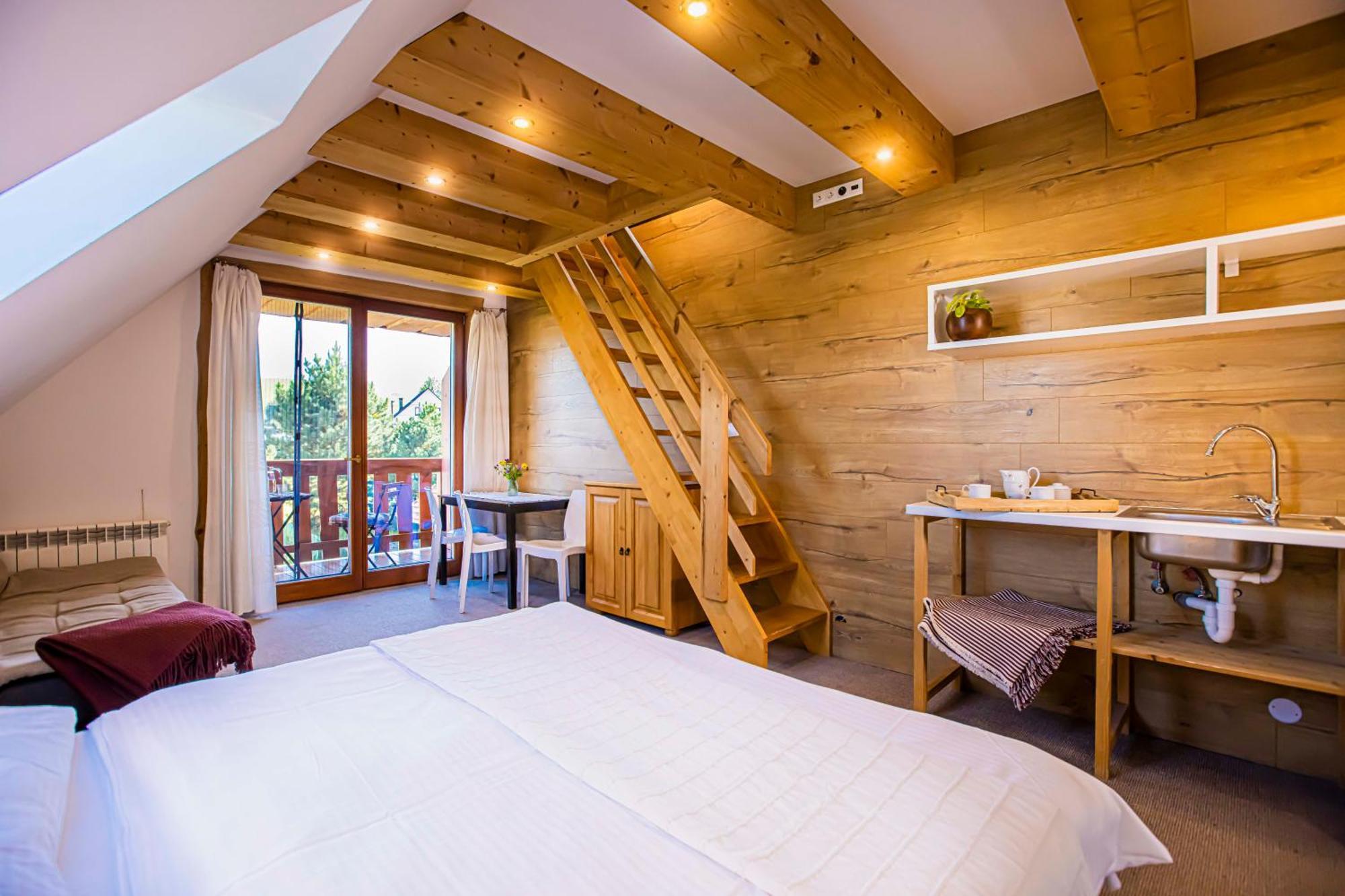 Holiday Home Holiday Raj Besenova Bagian luar foto