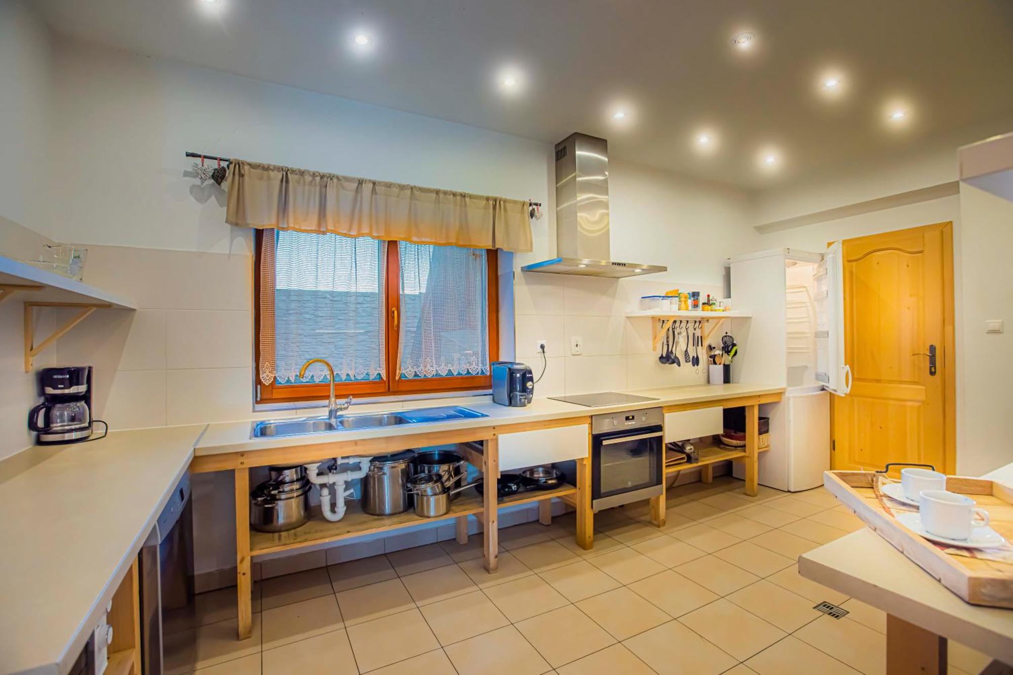 Holiday Home Holiday Raj Besenova Bagian luar foto